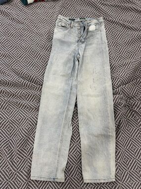 Light Wash Straight Leg Jeans high rise